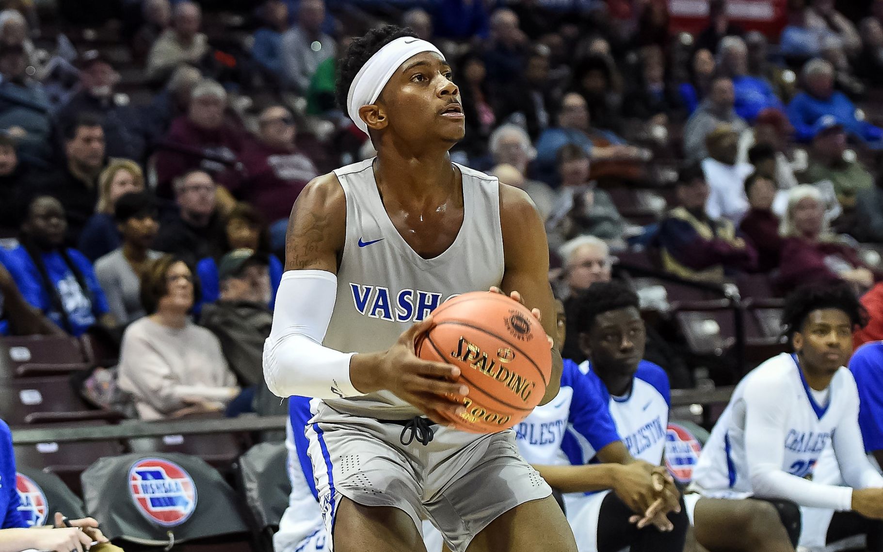 Vashon 70, Charleston 47